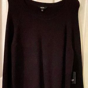Ladies size large long sleeve black top.  From Simply Vera  Vera Wang.  NWT